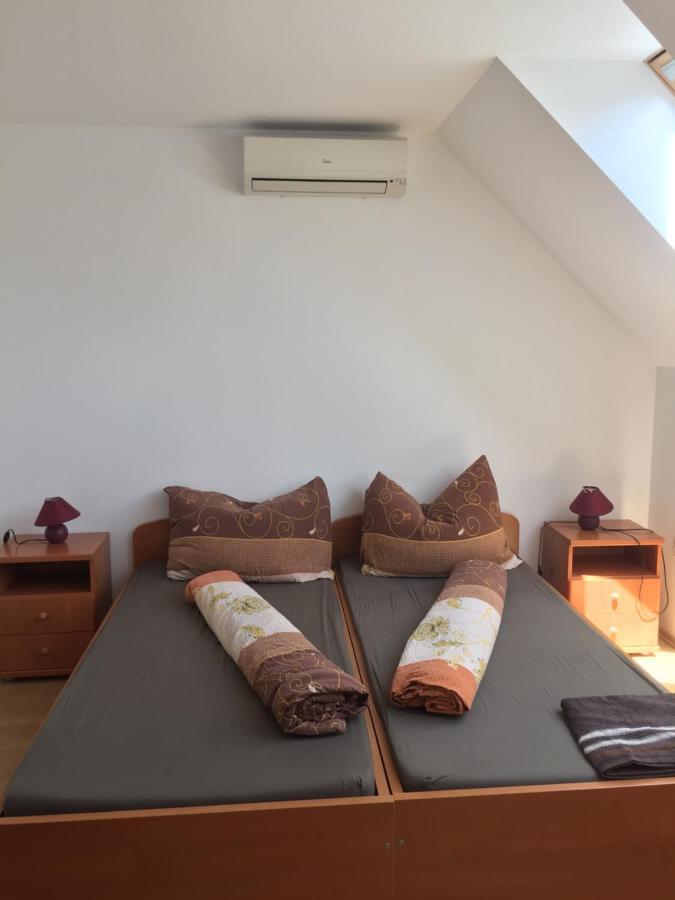 Bed and Breakfast Hableany Etterem, Pizzeria Es Vendeghaz Балатонмариафюрдё Экстерьер фото