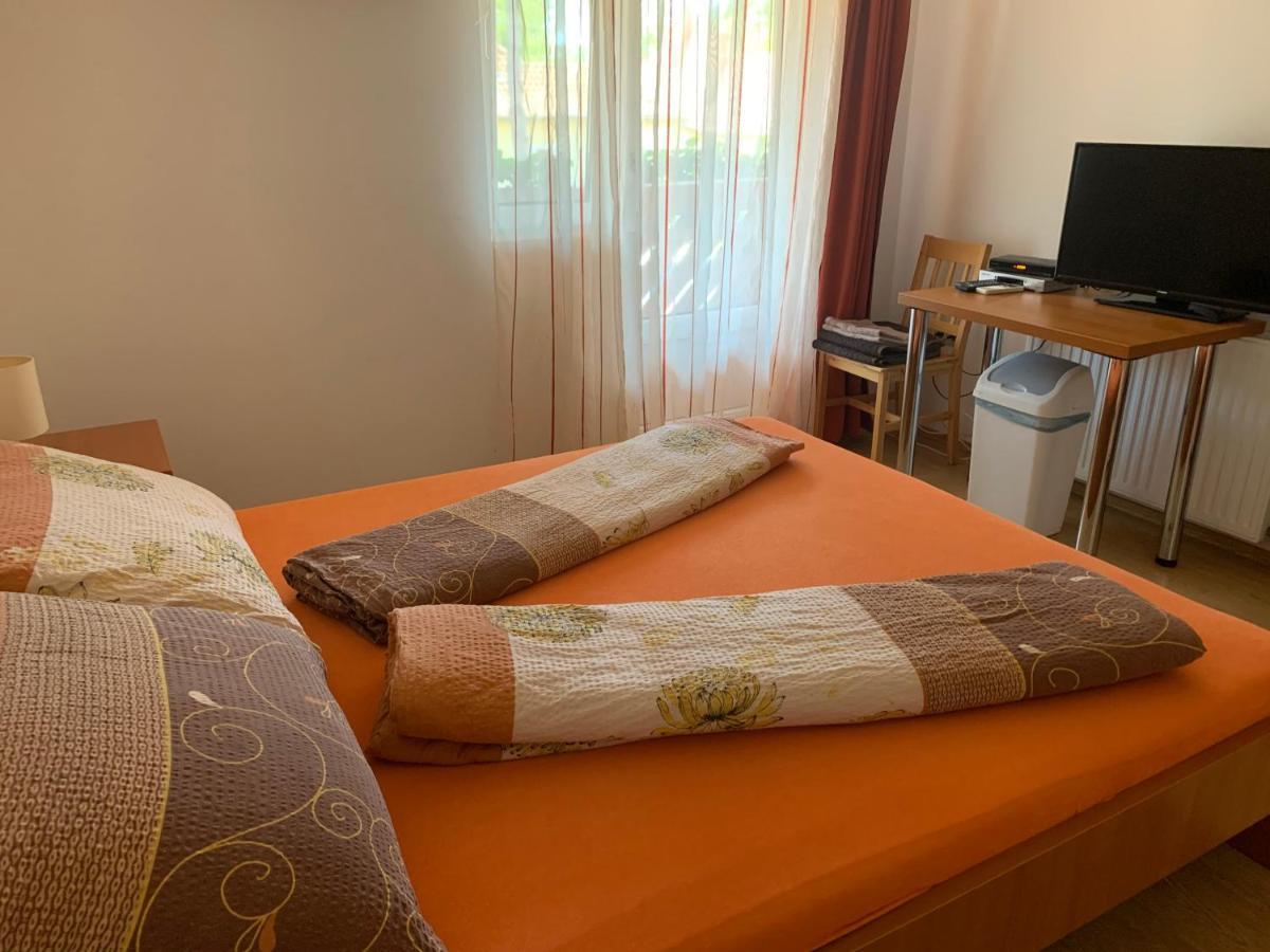 Bed and Breakfast Hableany Etterem, Pizzeria Es Vendeghaz Балатонмариафюрдё Экстерьер фото