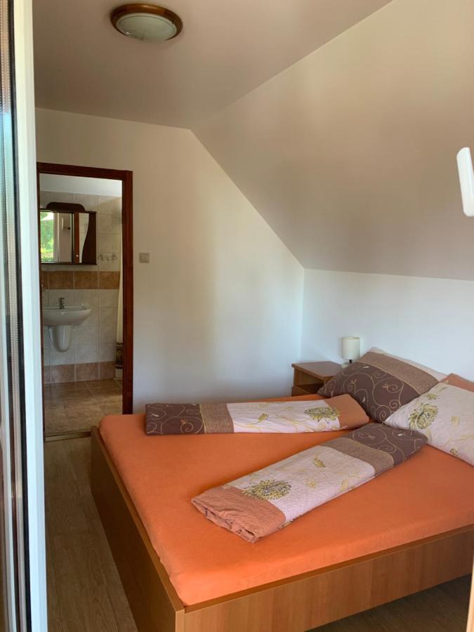 Bed and Breakfast Hableany Etterem, Pizzeria Es Vendeghaz Балатонмариафюрдё Экстерьер фото
